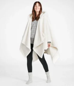 Store L.L.Bean "Cozy Sherpa Wearable Throw"